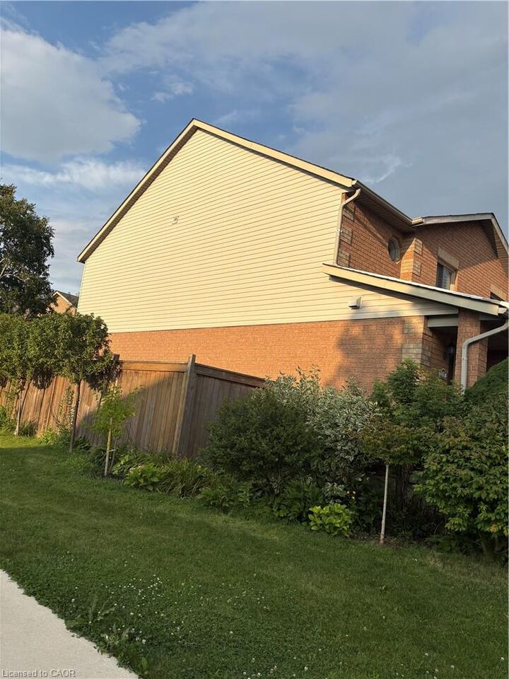 Property Photo: 125 Terni Boulevard ON L8W 3W4