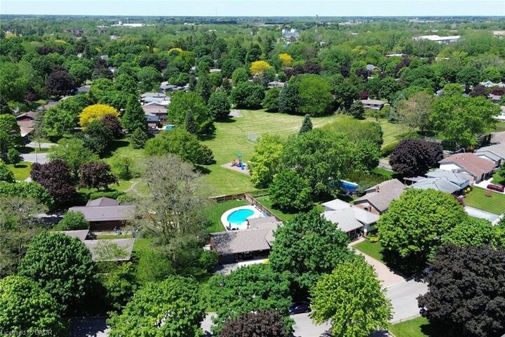 Property Photo: 8 Sheridan Boulevard ON N3Y 4W4