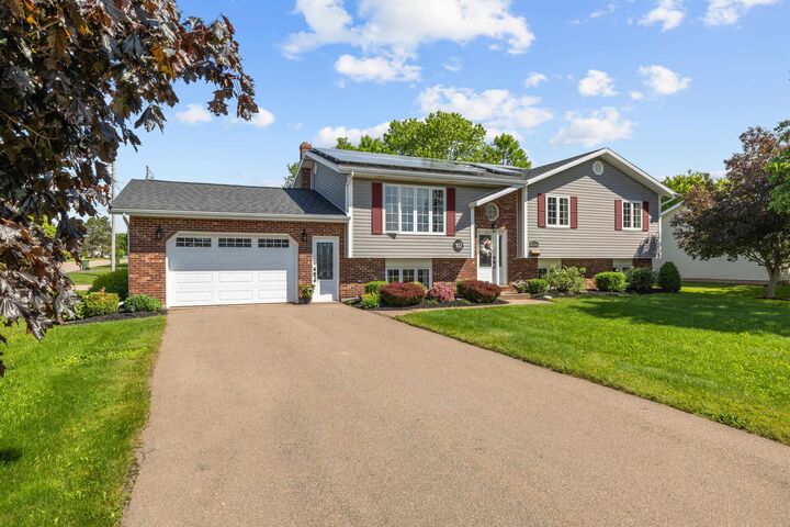 102 Crozier Drive — photo 1