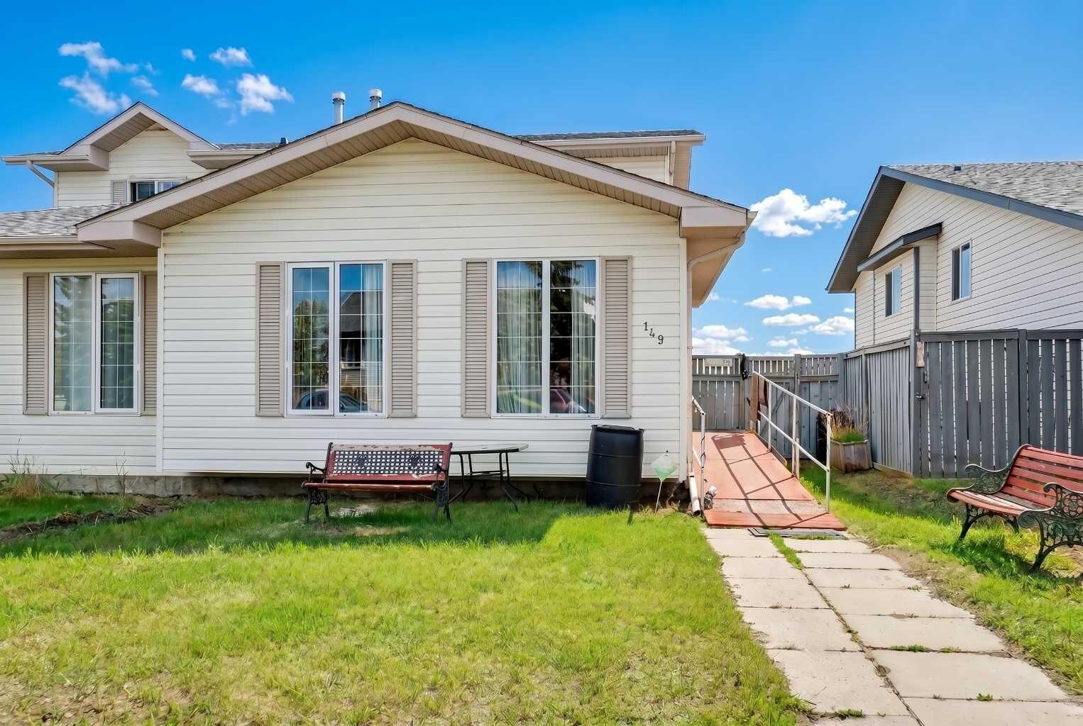 Property Photo:  149 Silver Drive  AB T0M 0J0 
