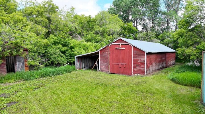 Property Photo: 533022 Range Road 161 AB T0B 3H0
