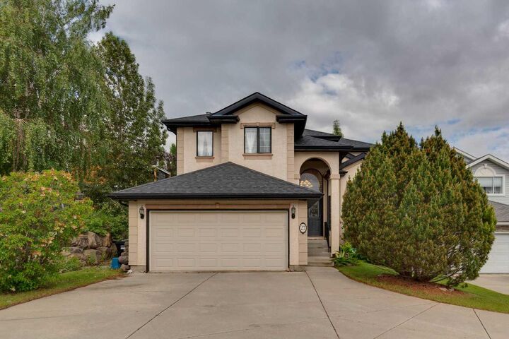 Property Photo: 27 Valley Creek Bay NW AB T3B 5V3