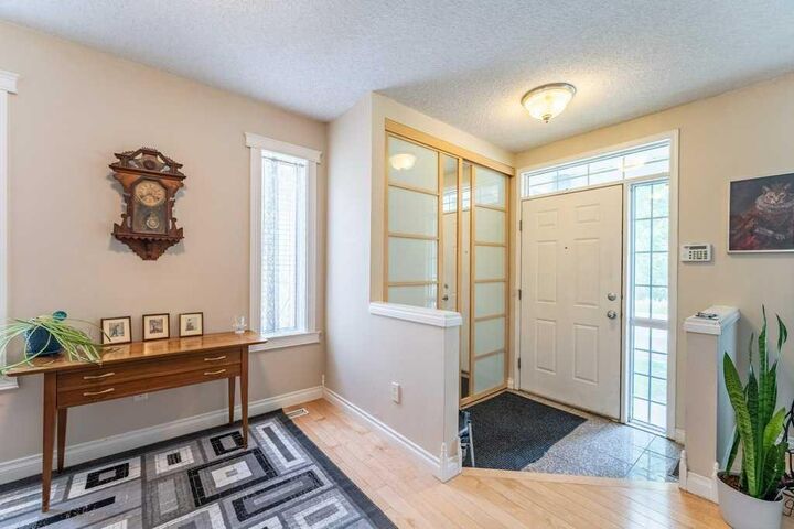 Property Photo: 250 Mt Lorette Close SE AB T2Z 2L9