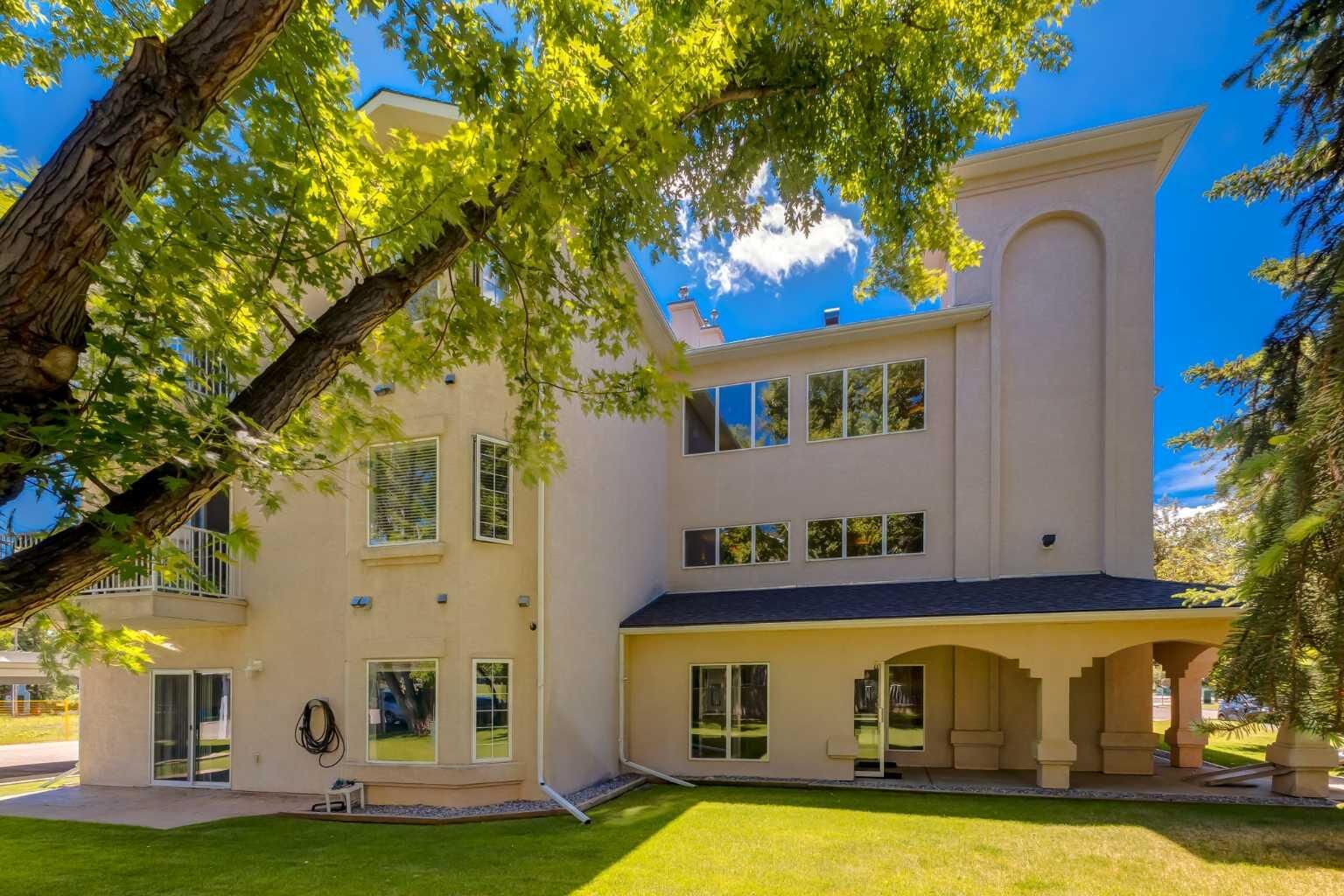 Property Photo:  7 Lineham Avenue 202  AB T1S 1Z2 
