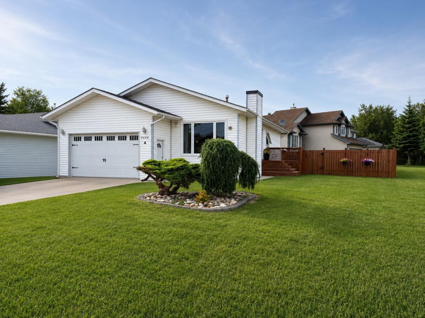 Property Photo: 4400 54 A Avenue AB T0G 1E0