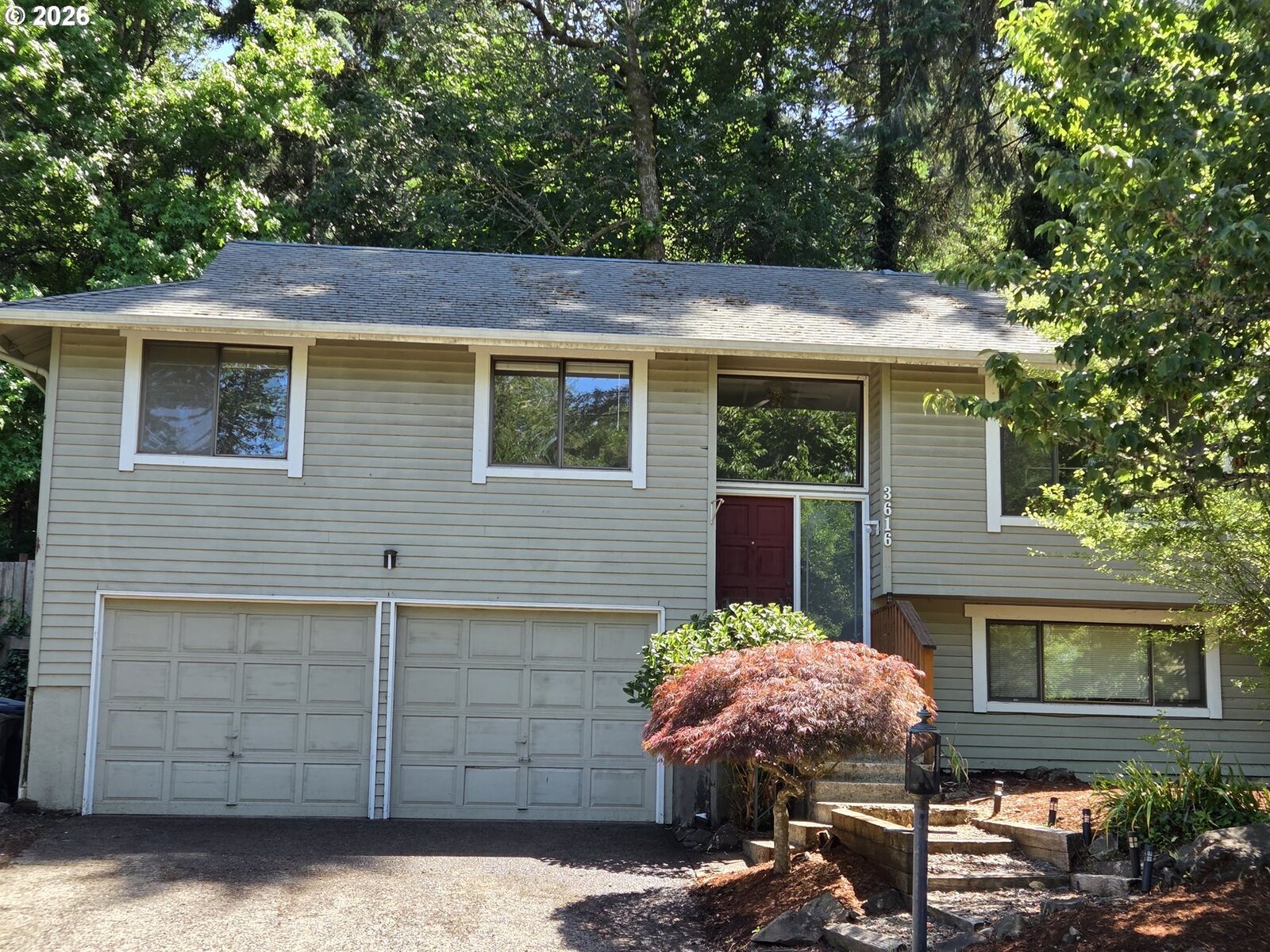 Property Photo: 3616 Wilshire Ln OR 97405