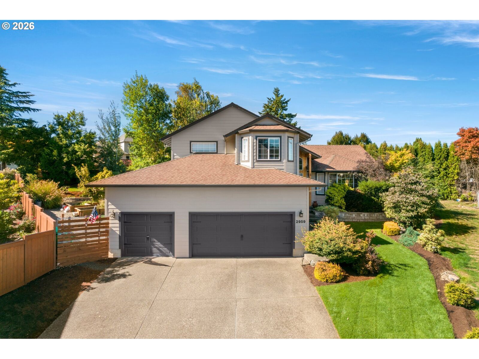Property Photo:  2959 SW Emerald Ave  OR 97080 