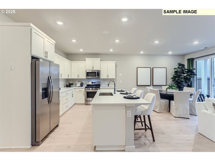 Property Photo: 16817 SW Everton St H190 OR 97224