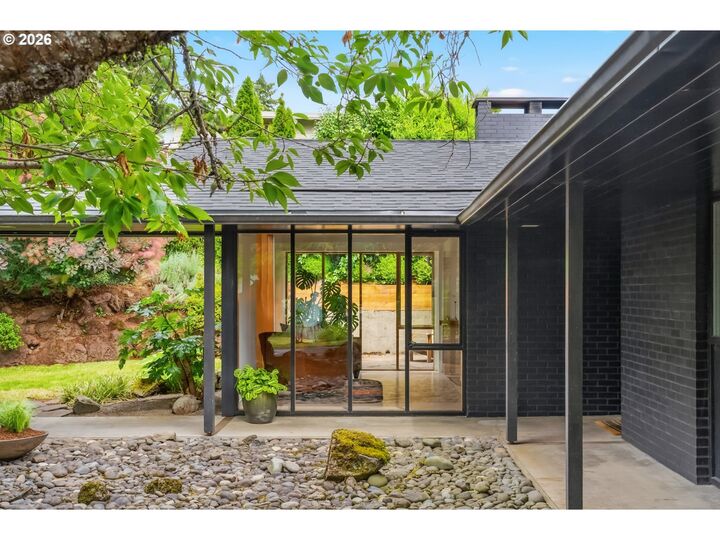 Property Photo:  6832 SW Raleighwood Way  OR 97225 