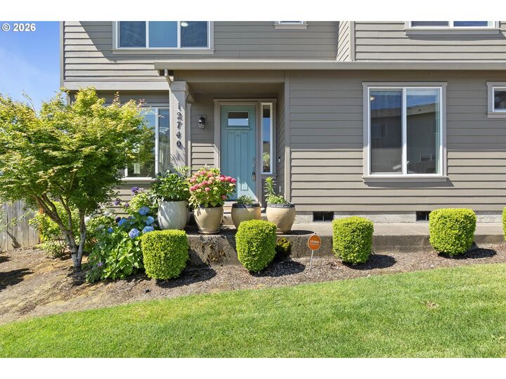Property Photo:  12740 SE Gateway Dr  OR 97086 