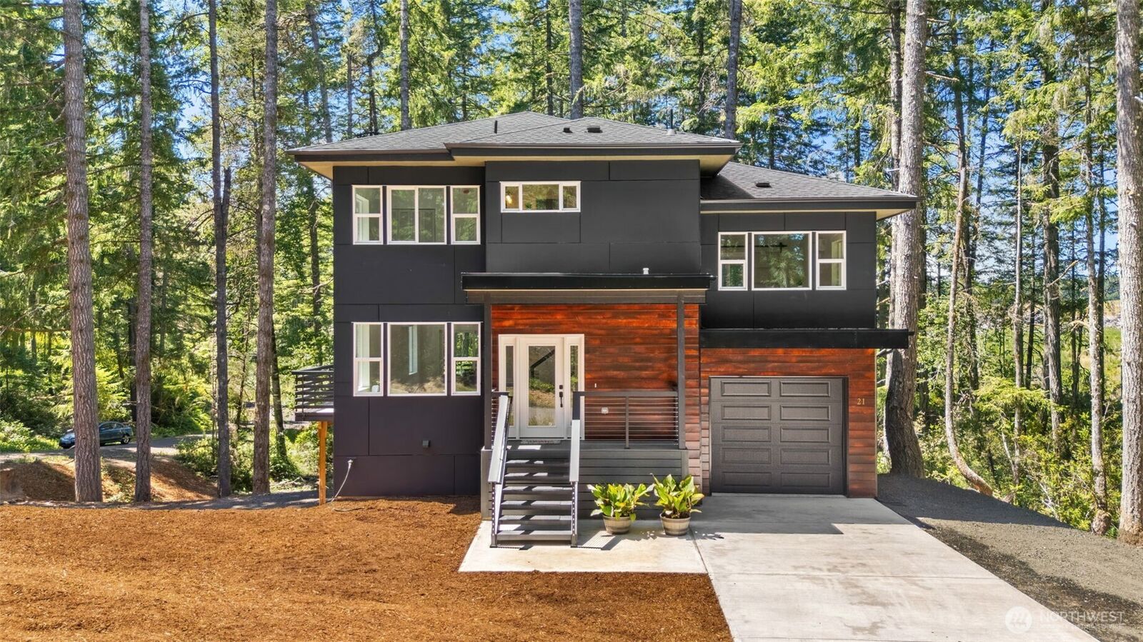 Property Photo: 21 E Country Club Drive N WA 98592
