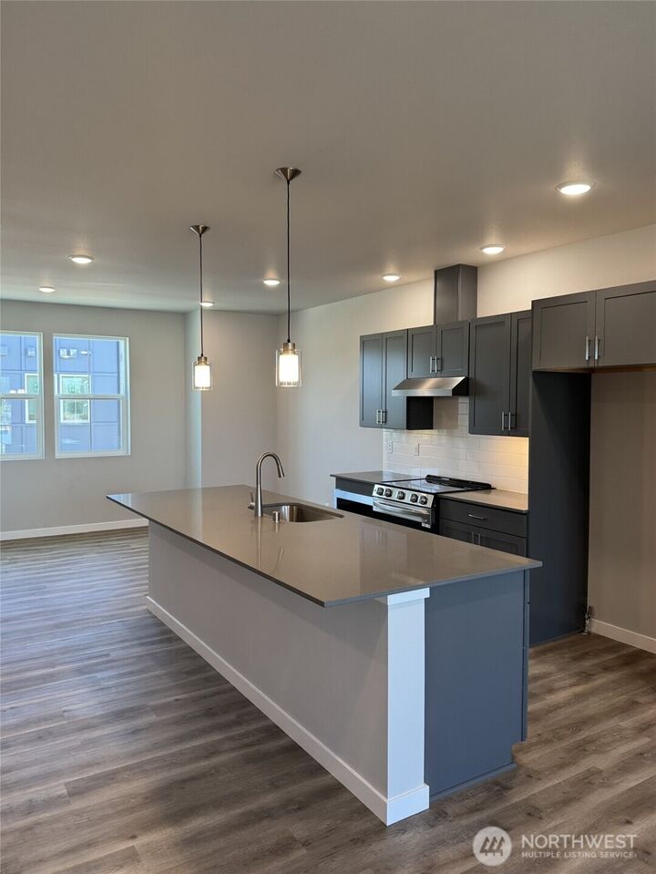 Property Photo:  23340  Franklin Circle 14  WA 98010 