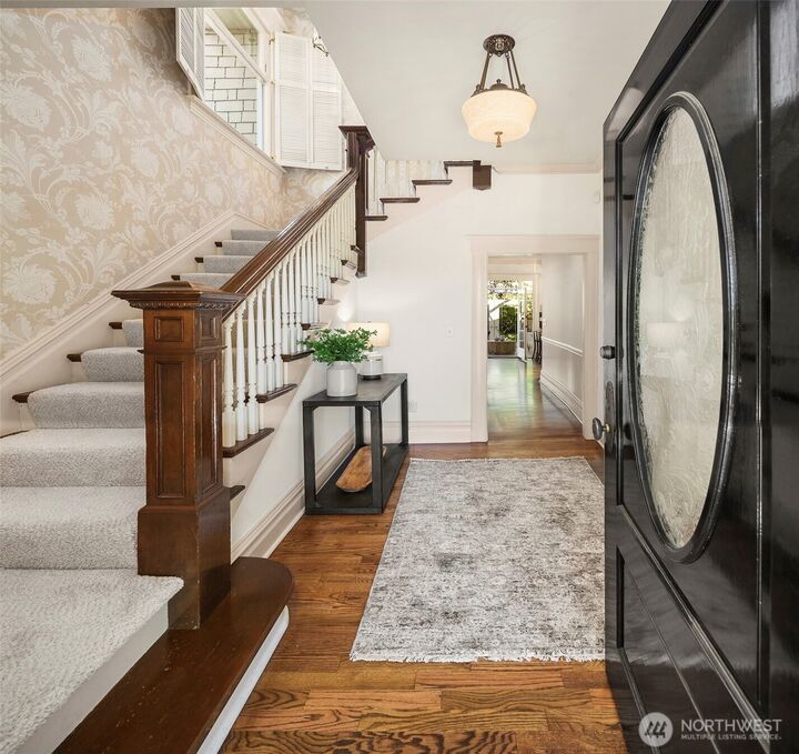 Property Photo: 1906 10th Avenue E WA 98102