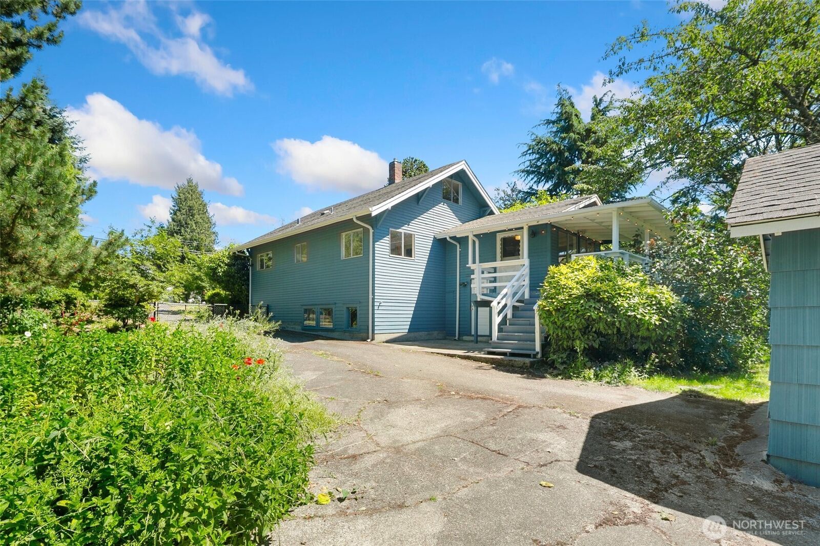 Property Photo: 10045 10th Avenue SW WA 98146