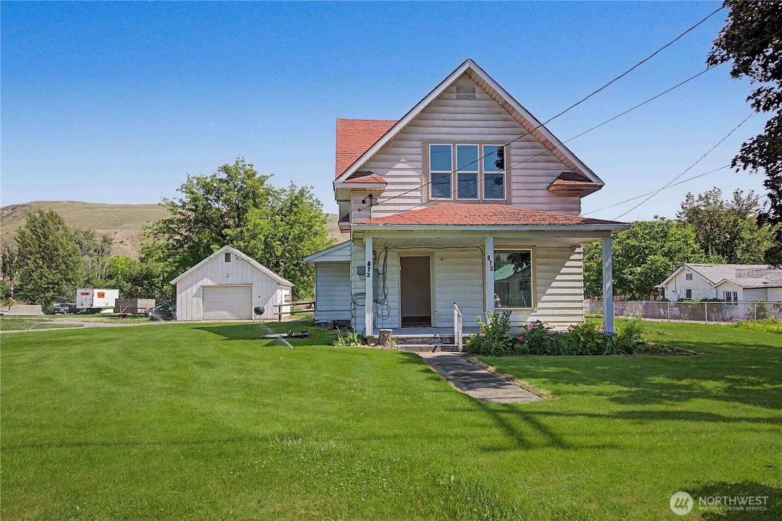 Property Photo:  873  1st Avenue S  WA 98840 