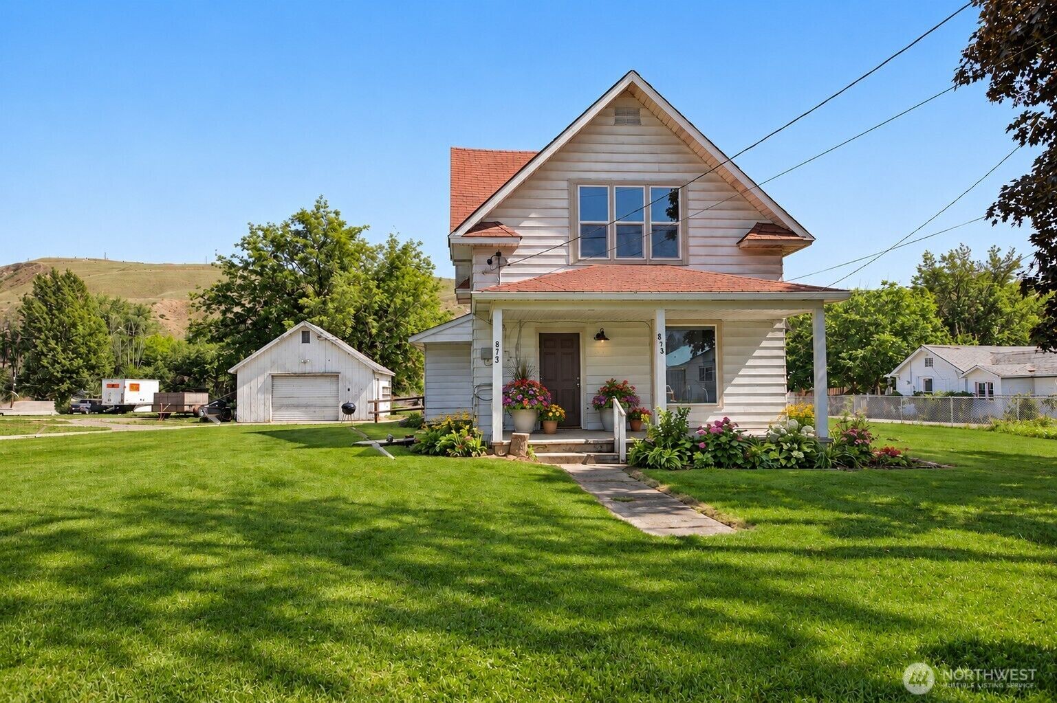 Property Photo: 873 1st Avenue S WA 98840