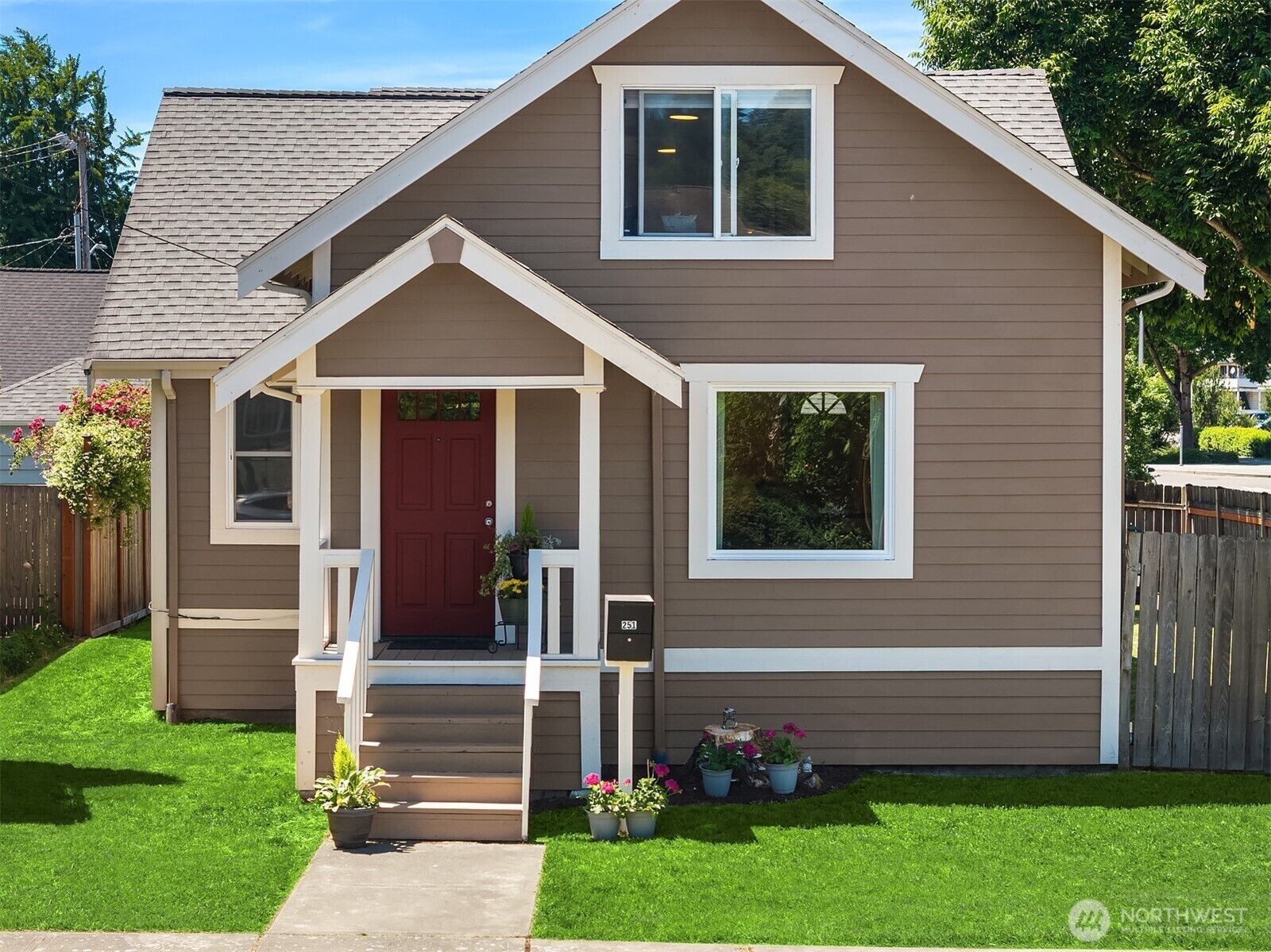 Property Photo:  251  Meadow Avenue N  WA 98057 