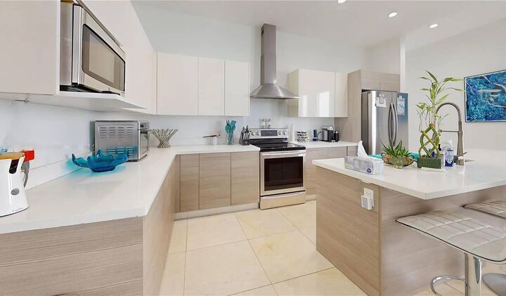 Property Photo:  3091 SW 21st Street  FL 33145 