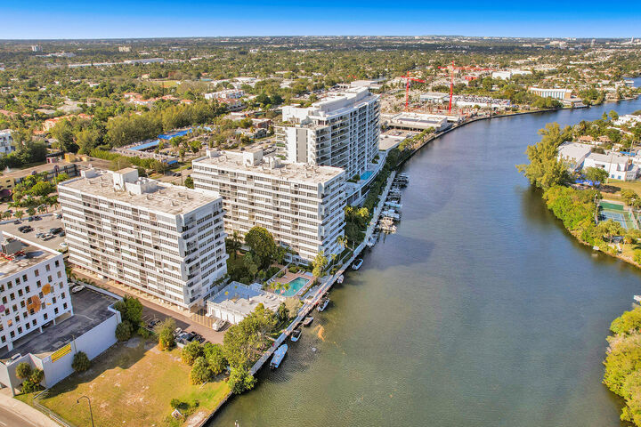 Property Photo:  1170 N Federal Highway 309  FL 33304 