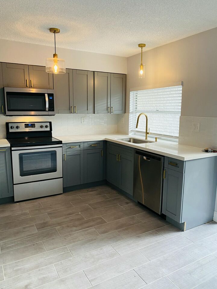 Property Photo: 5268 NE 6th Avenue A28 FL 33334