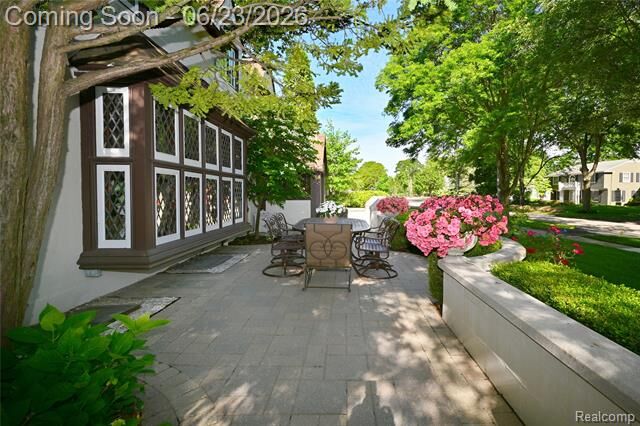 Property Photo:  680 Wimbleton Drive  MI 48009 