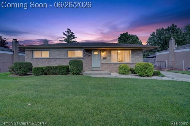 Property Photo:  13321 Perry Circle  MI 48088 