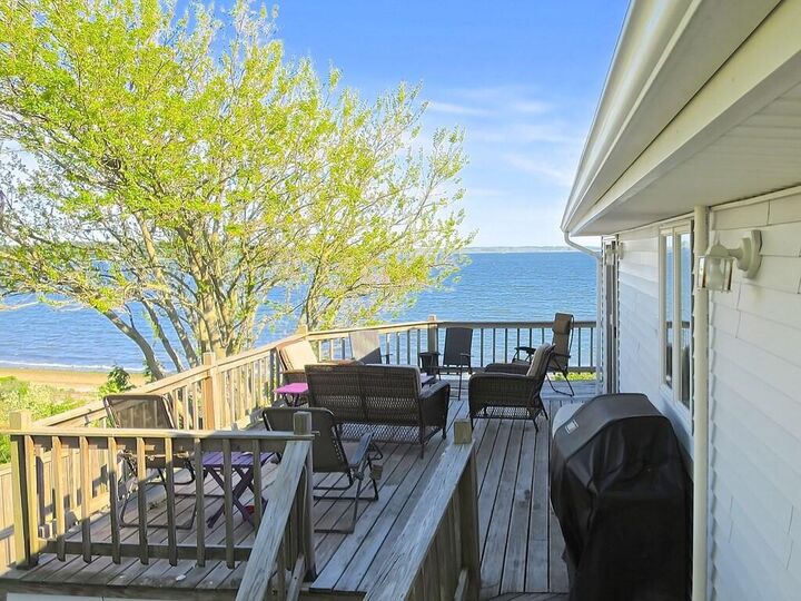 Property Photo:  20 Thorpe Avenue  RI 02871 