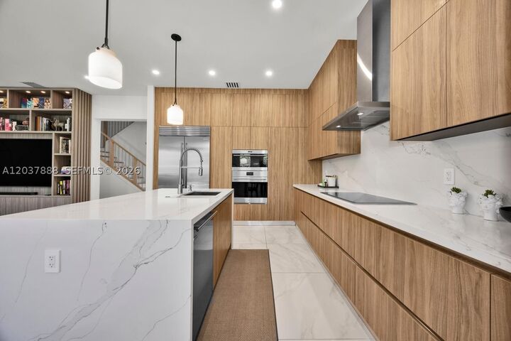 Property Photo: 12021 SW 82nd Pl FL 33156