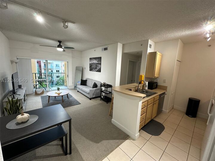 Property Photo: 6001 SW 70th St 621 FL 33143