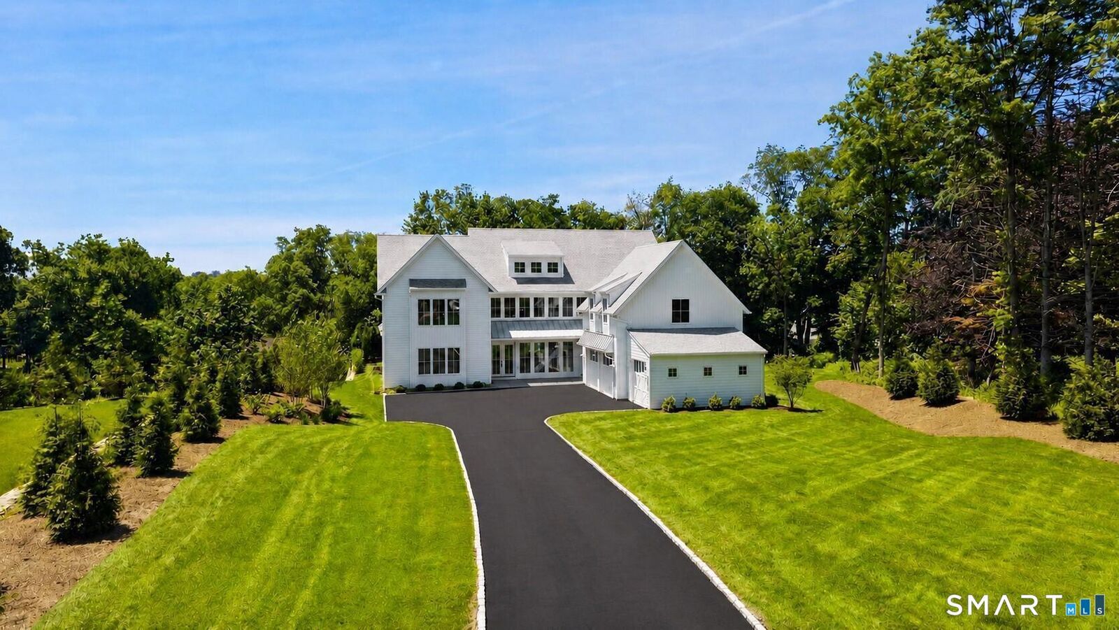Property Photo: 13 Edgemarth Hill Road CT 06880
