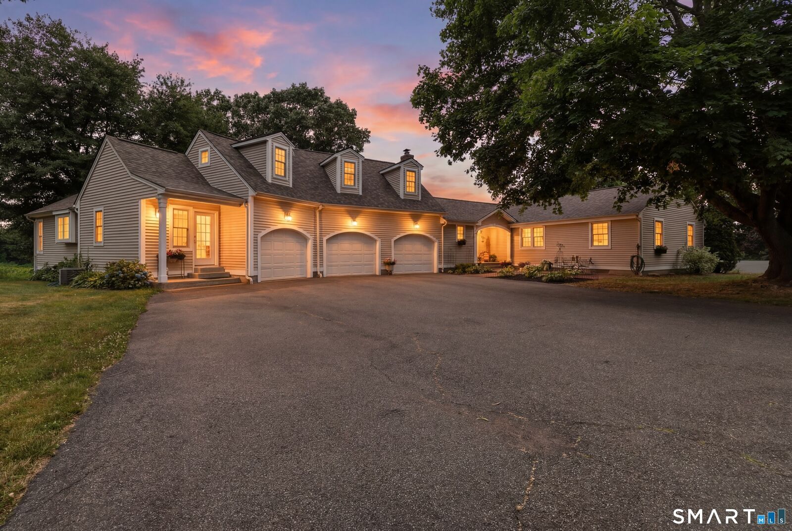 Property Photo: 571 Woodland Street CT 06073