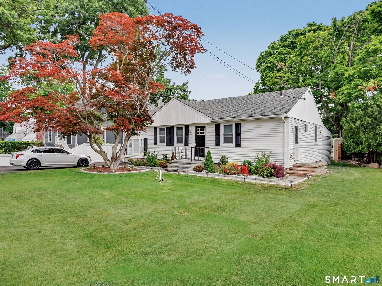 Property Photo:  342 Weed Avenue  CT 06902 