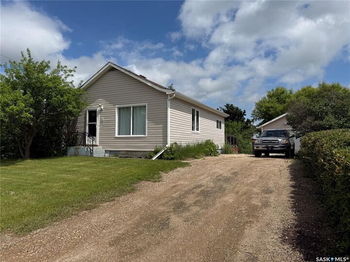 390 Alberta Street — photo 1