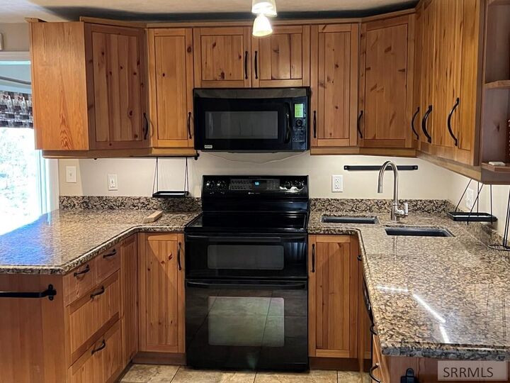 Property Photo:  326 N Ridge Avenue  ID 83402 