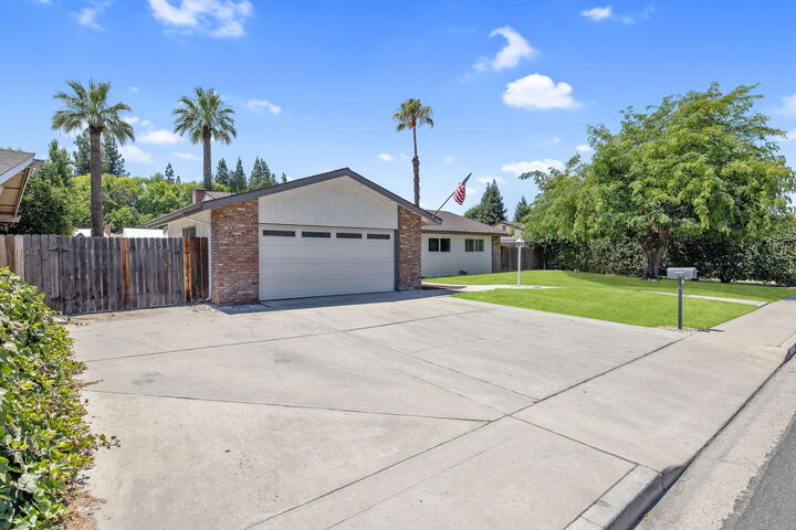 Property Photo: 3345 W Mill Creek Drive CA 93291