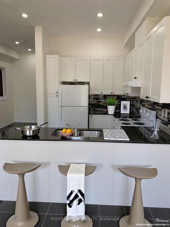 Property Photo: 39 Farwell Avenue ON L9Z 0H3