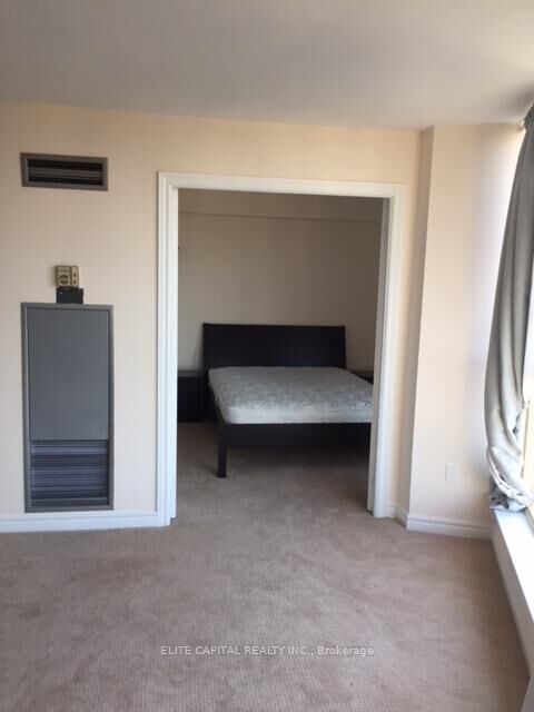 Property Photo: 1055 Bay Street 2210 ON M5S 3A3