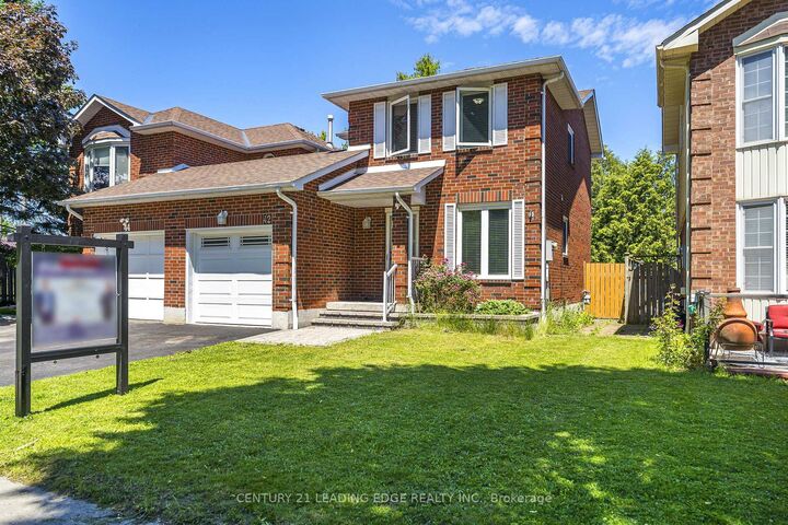 Photo de la propriété:  42 Hewitt Crescent  ON L1S 7A4 