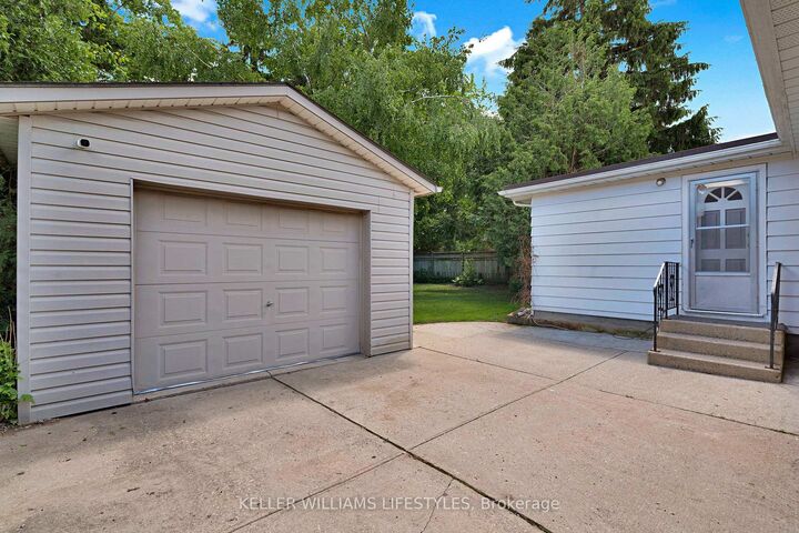 Property Photo: 564 Chiddington Avenue ON N6C 2W5