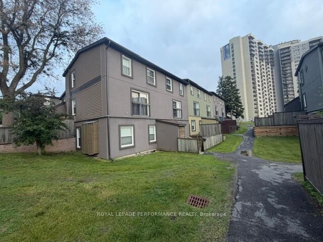 Property Photo: 1250 McWatters Road 22 ON K2C 3P5