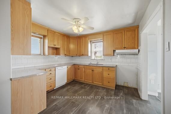 Property Photo: 1527 Killarney Beach Road ON L0L 1W0