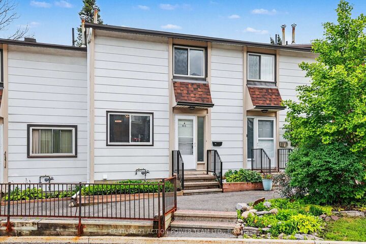 Property Photo: 48 Sumac Street 76 ON K1J 6P7