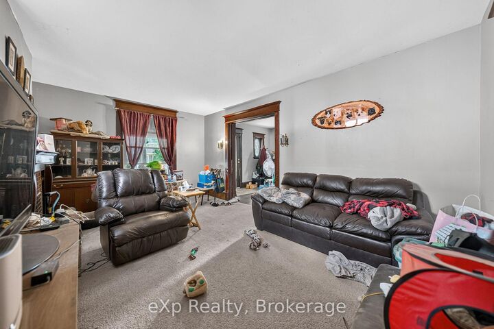 Property Photo: 126 Chatham Street ON N3S 4G4