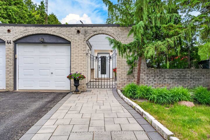 Property Photo: 44 Pineridge Drive ON L7E 0M4