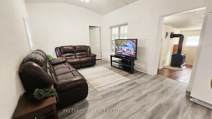 Property Photo: 2 Shamrock Crescent ON L3W 0A5