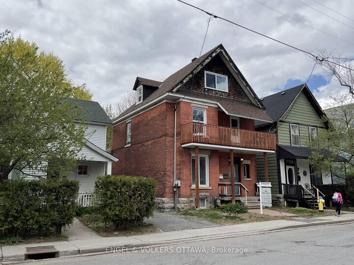 85 Waverley Street E — photo 1