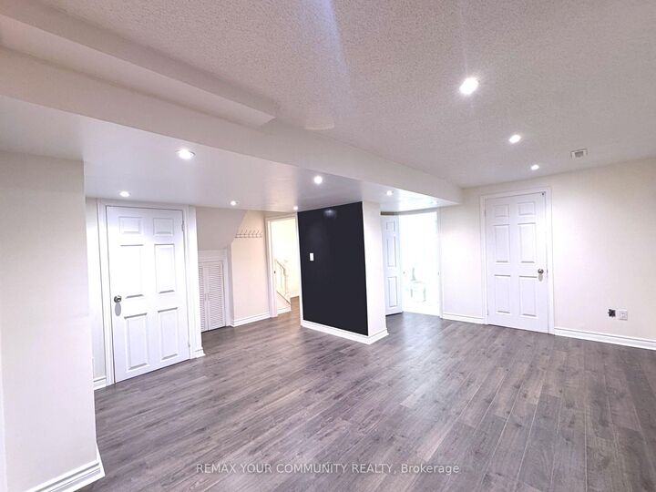 Property Photo:  1564 Marshcourt Drive Lower  ON L1V 6G2 