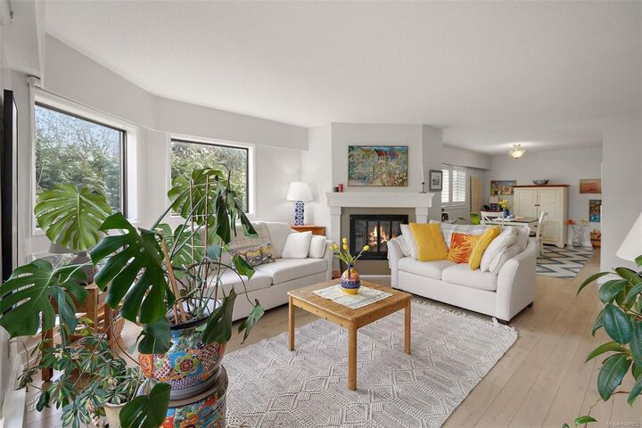 1252 Pandora Ave #204 — photo 1