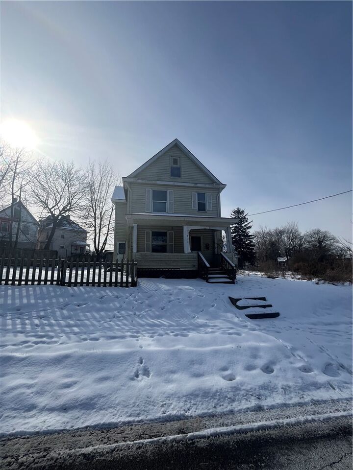 Property Photo: 824 Franklin Avenue PA 16101