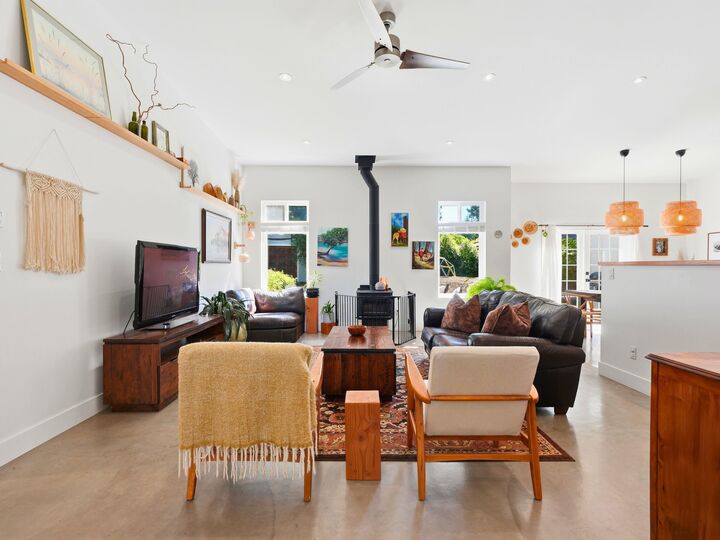 Property Photo: 1304 Oles Place BC V0N 2W2